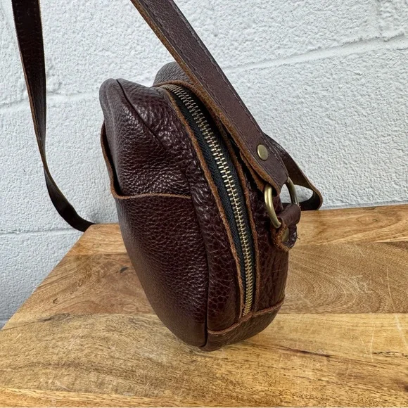 Portland Leather Goods Circle Crossbody Bag – Pebbled Leather Brown - Picture 8 of 16
